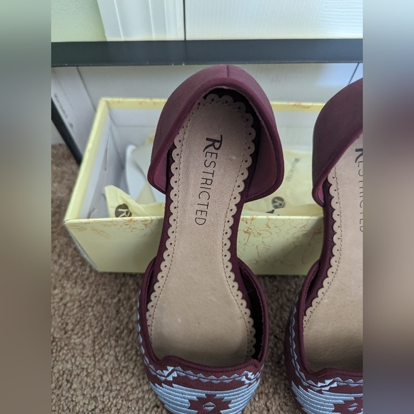 Restricted Gatsby Flats - Picture 8 of 10